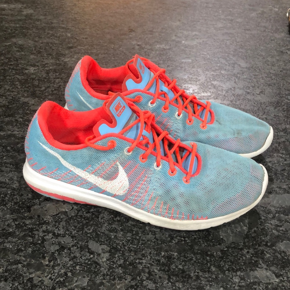 Girls Nike Shoes size 6.5Y